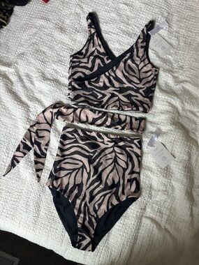 Baiia Reversible Swim Set + Matching Sarong NWT